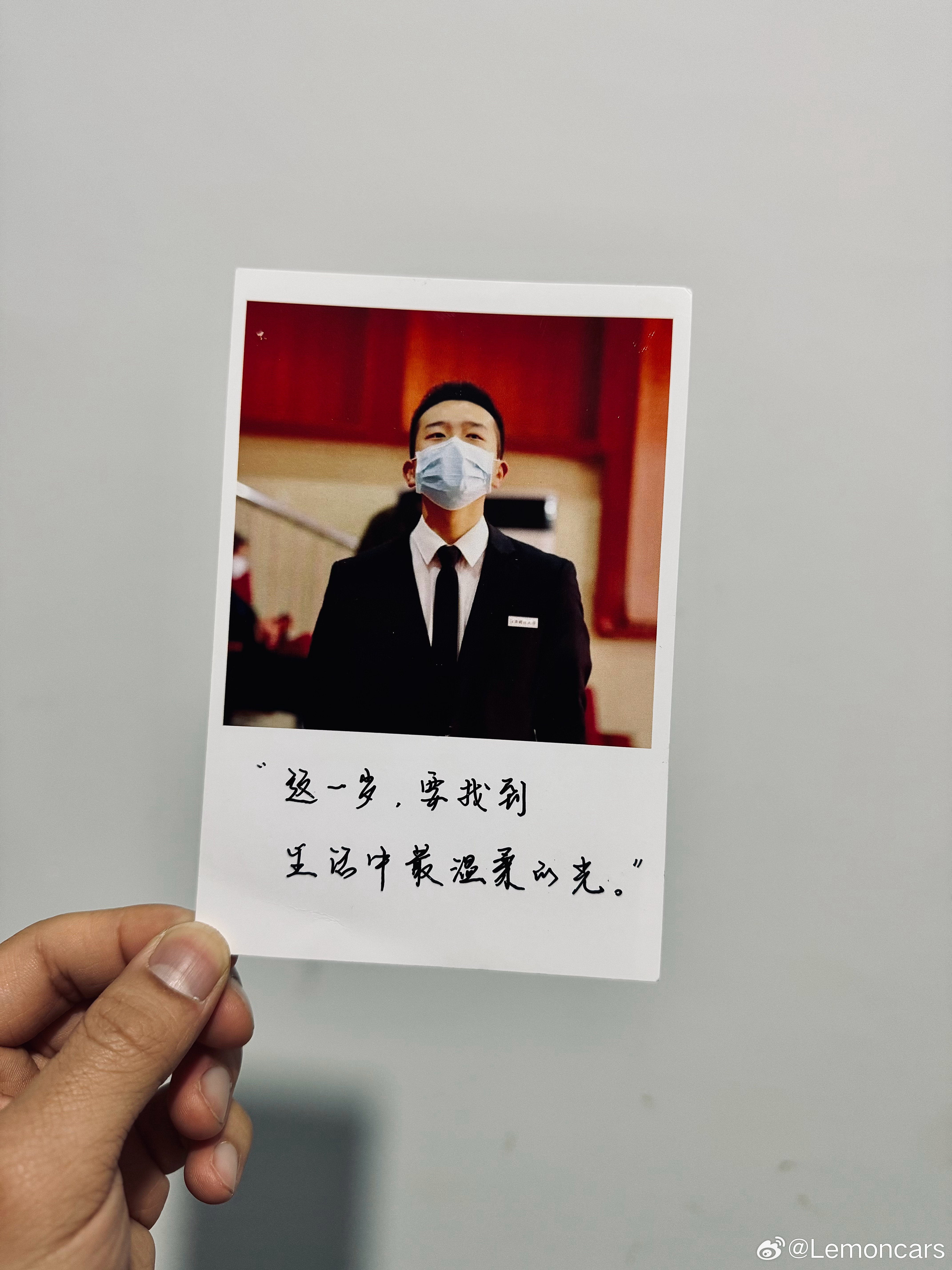 时间会慢慢沉淀，有些人会在你心底慢慢模糊！ 