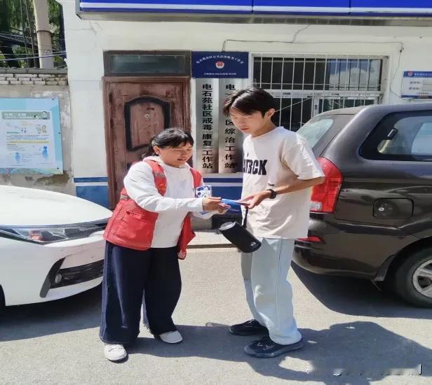 万柏林区西铭街道电石苑社区：开展暑期反诈宣传 守护青少年平安

为筑牢青少年暑期