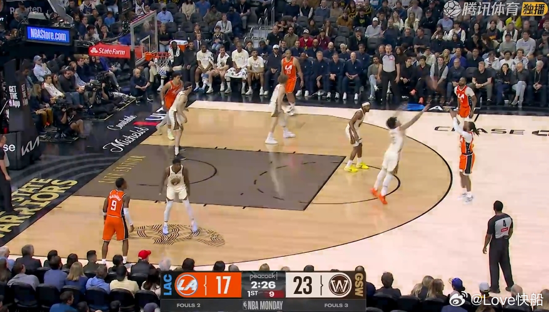 现在的比赛只要伦纳德下场就崩，这个衔接段，他难了！ 