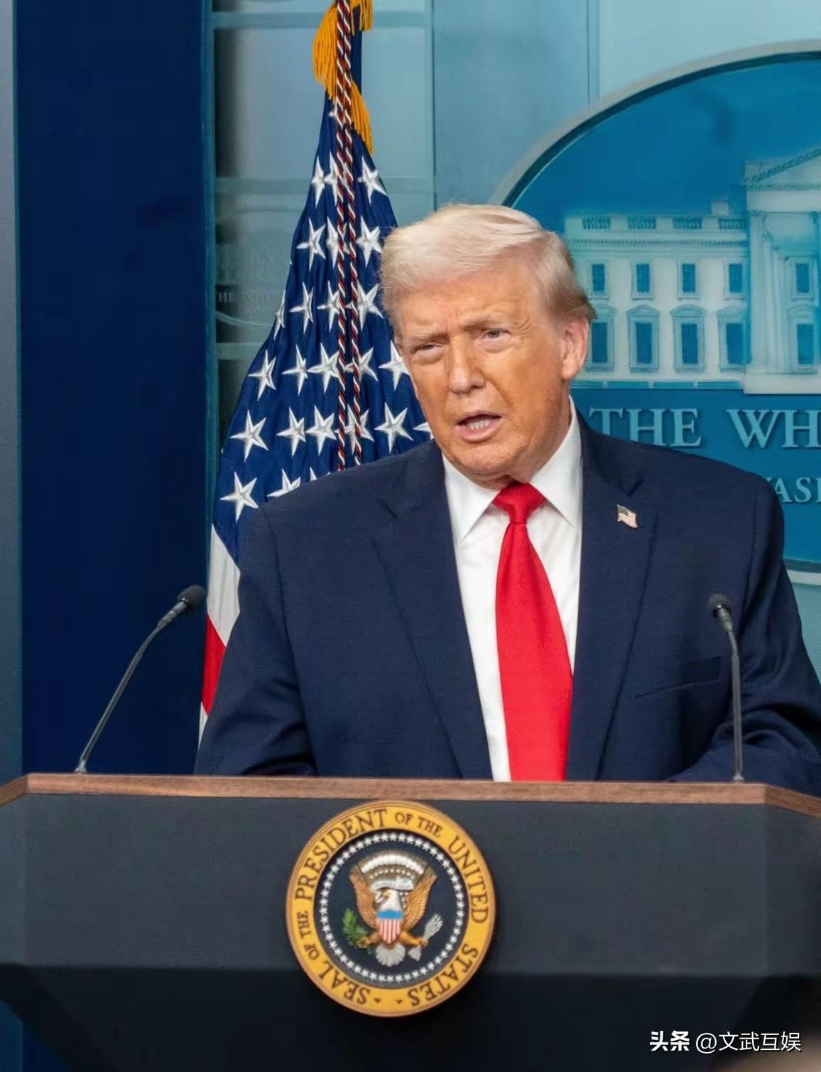 特朗普在国际上到处煽风点火，制造战乱，伤害无辜平民，把世界搞得鸡犬不宁。中国是主