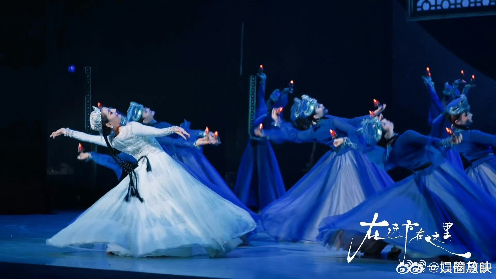 冯小刚徐帆看佟丽娅舞剧 佟丽娅舞剧功底绝了，舞姿又美又有力量，这现场谁看了不夸！