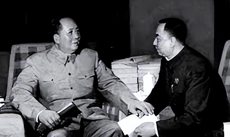 [微风]毛主席对华国锋最放心，可在毛主席去世后，华国锋却做了一个违背主席的决定。