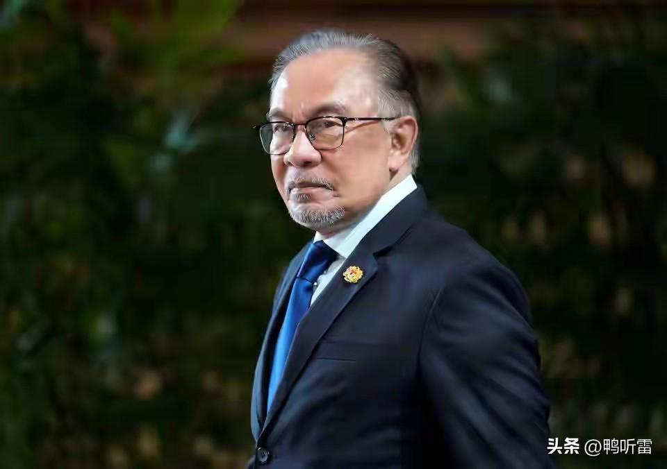 突发: 马来西亚官方公布总理安瓦尔在医院接受医疗检查，留院观察两天。
79岁生日