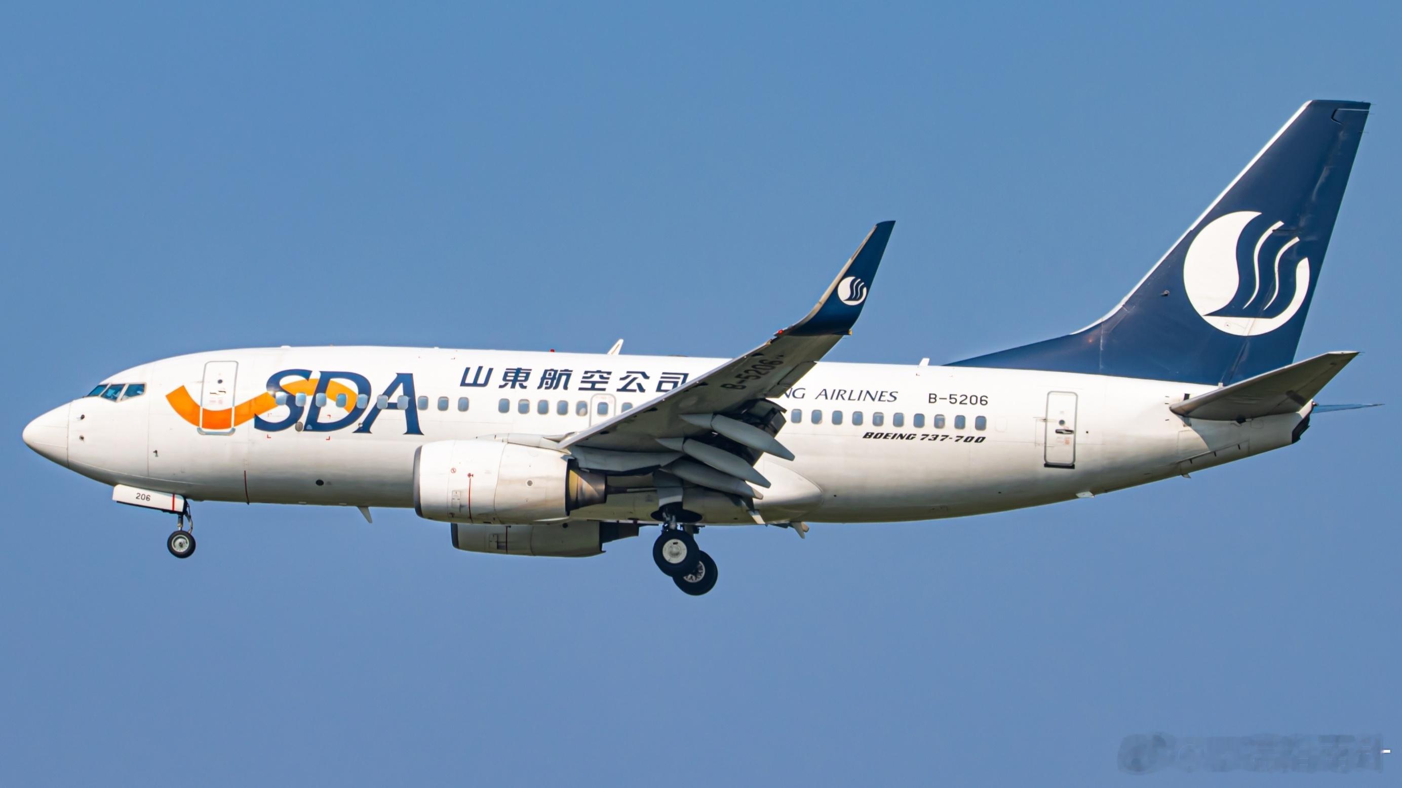 谢幕青岛！山航最后一架波音737-700退役，国航系加速“老将”离场一代“高原功