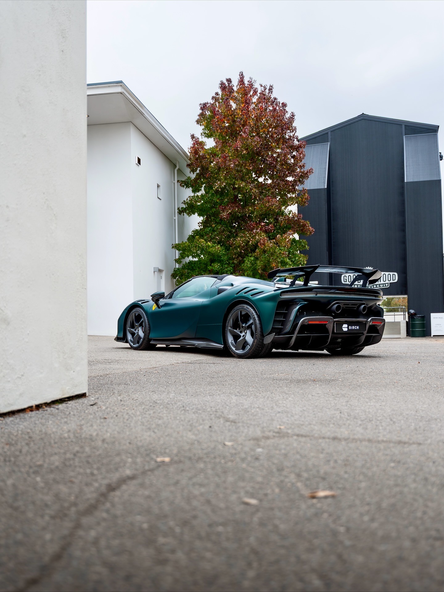 1/599 法拉利 SF90 XX Spider 搭载了暗绿色哑光涂层 💚..