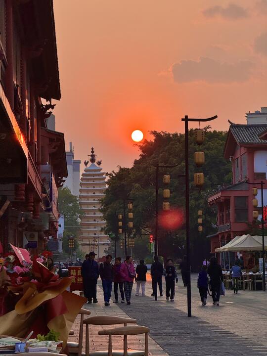 昆明东寺街！！！新开的！！！快去吃。。。