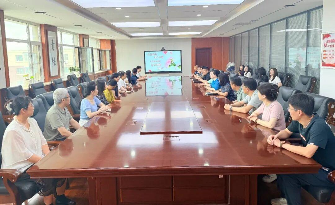 长春希望高中潘焱老师退休欢送会
​         7月13日举行，崔强副校长主