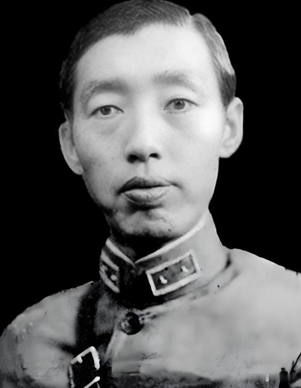 1940年，军阀石友三在黄河滩被结拜兄弟高树勋推入土坑活埋。消息传回府邸，刚进门