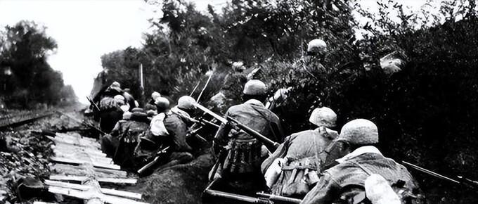 对越反击战的真正主角：28天打出88万发炮弹，越军九成伤亡靠它！
 
很多人提起