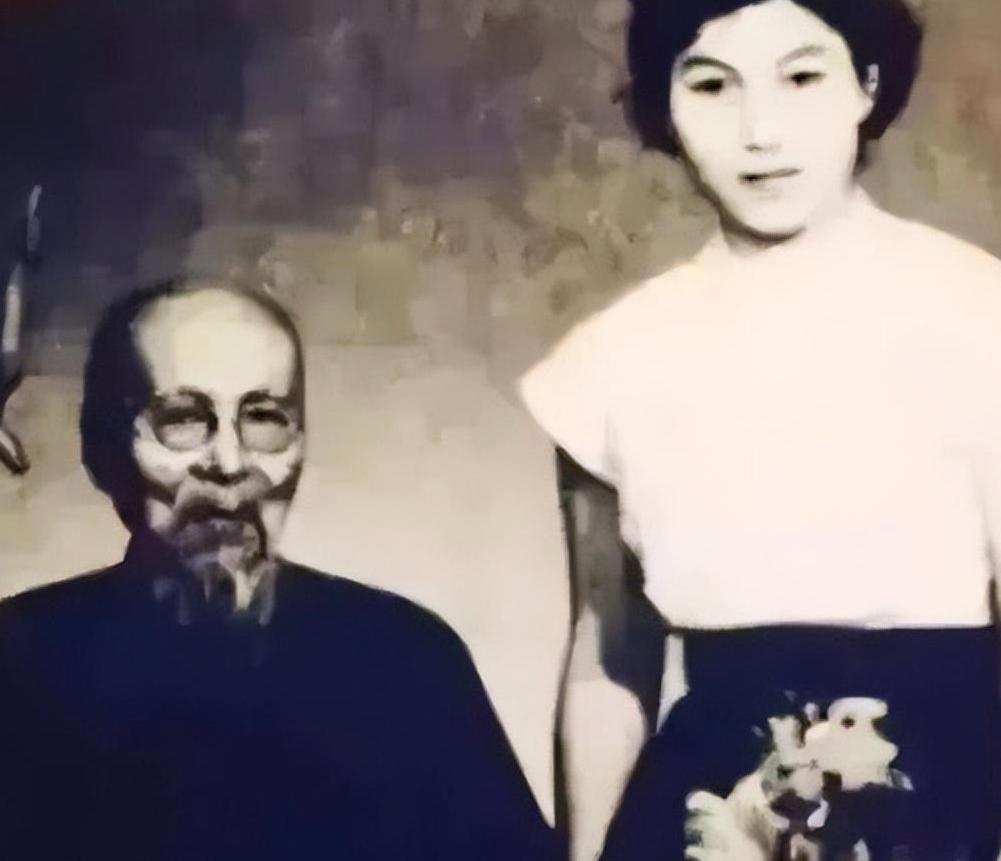 1957年，年近百岁的齐白石执意续弦，友人牵线一位44岁的女子，他竟拍案而起："