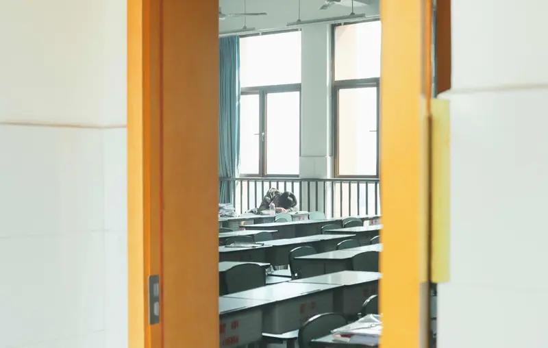 成都取消2025 - 2026学年度高一、高二期末统一调研考试，教育科学研究院给