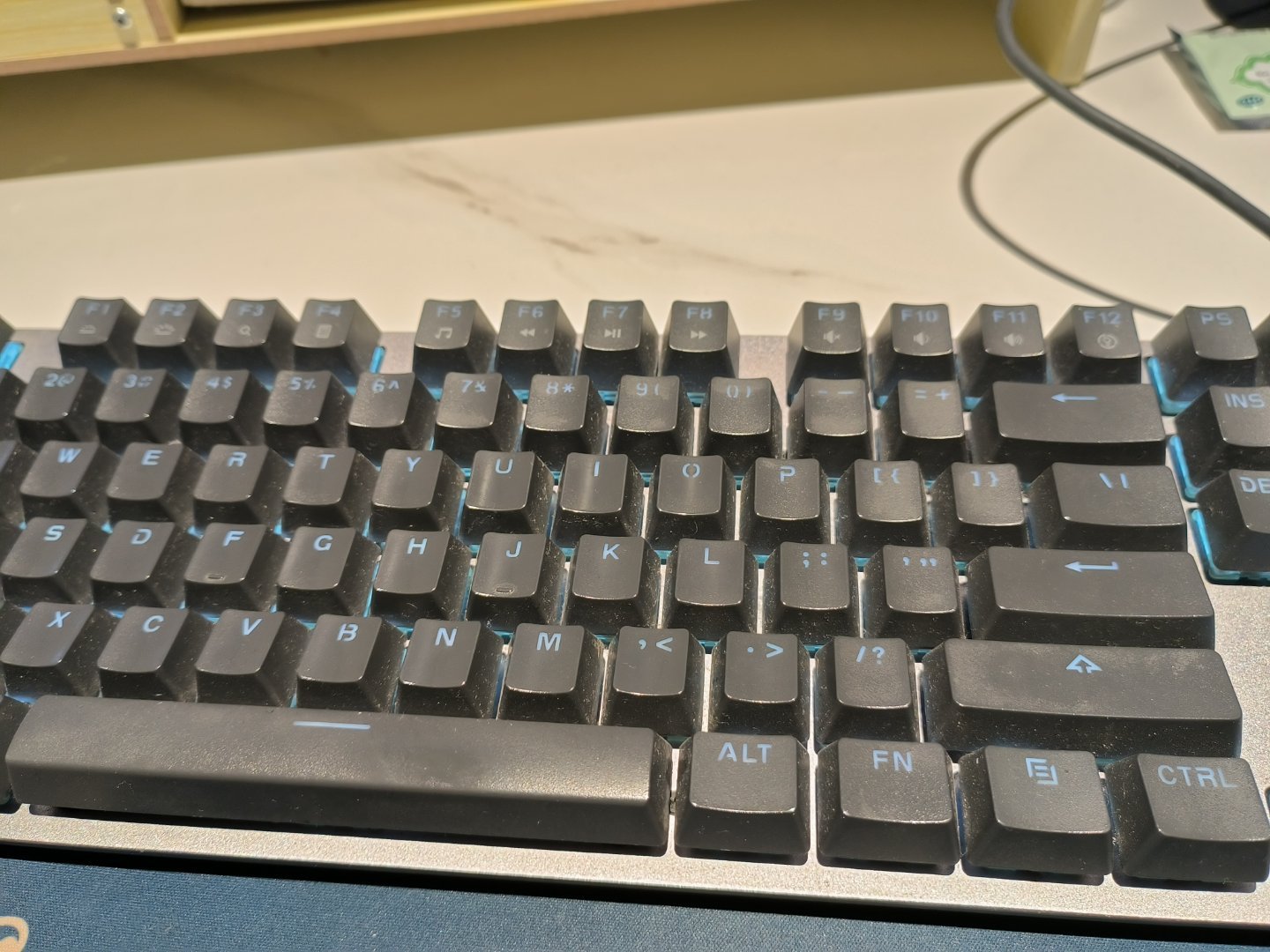 顾得猫宁！！！各位朋友都到家了吗，有多少小可爱还坚持在工作岗位的？ ​​​