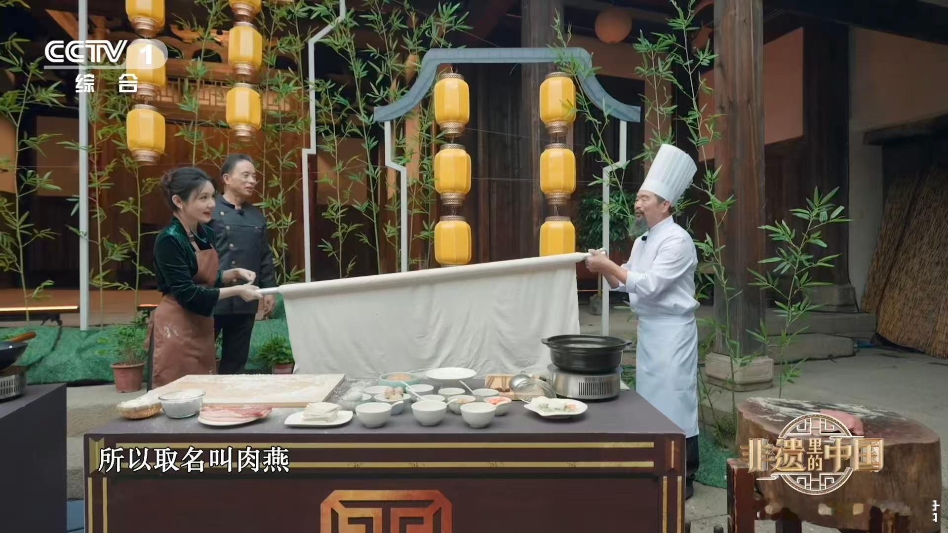 福州肉燕的燕是什么这不是纸是薄到透光的肉片   以肉为皮，千锤百炼！一块厚肉竟能