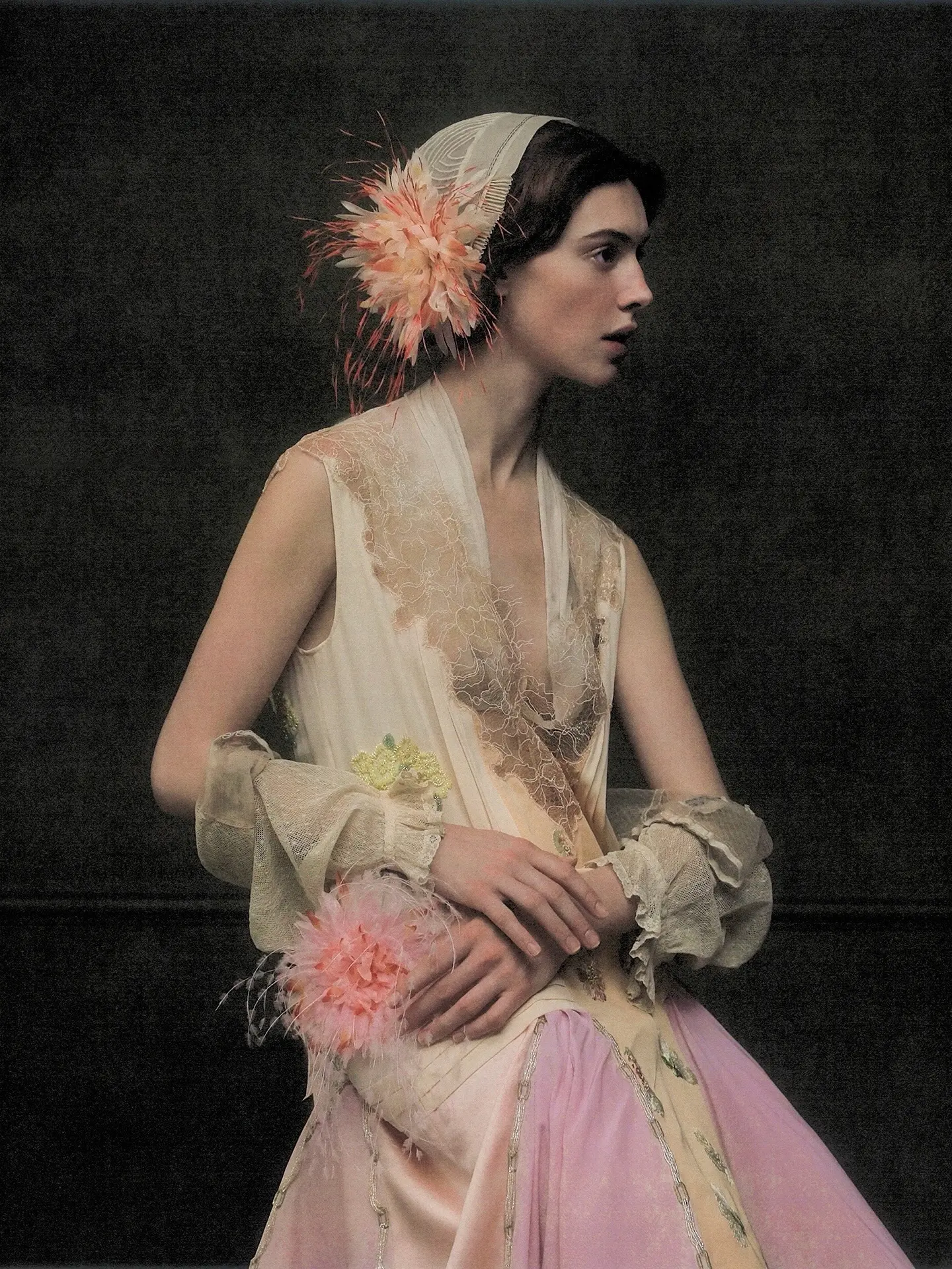 Daisy Edgar-Jones x VOGUE 英版8月刊封面大片...