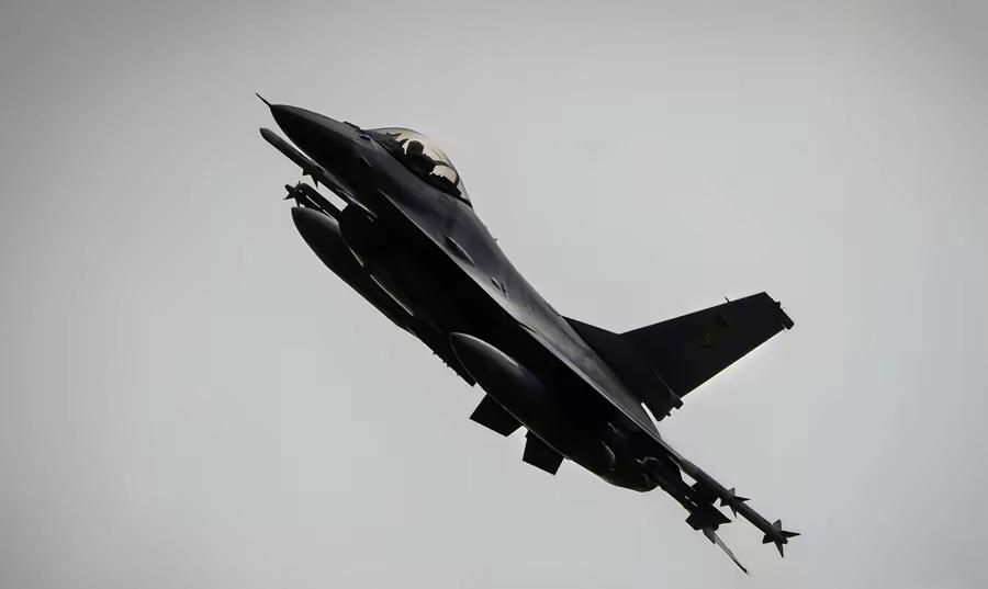 波波夫将军：被击落的乌军F-16战机机组人员未预料到遇袭
​1月12日，俄军飞行