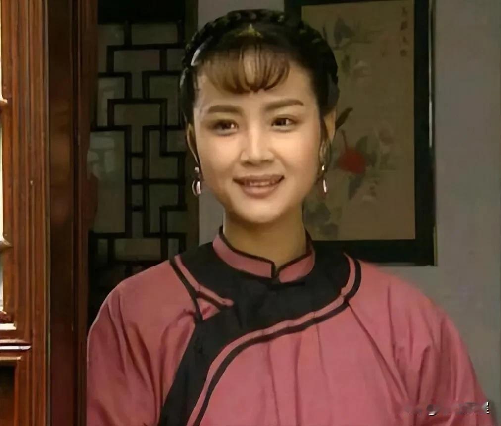 茹萍，是我喜欢的类型，可人甜美，好温柔的面容。其女儿也频频在银幕。可人的茹萍 晴