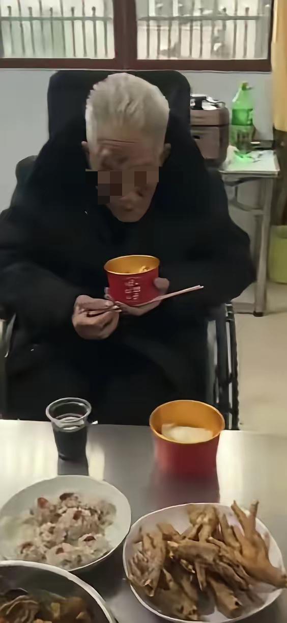 这是最圆满的告别，也是一生修来的福报！

94岁爷爷在除夕夜安详离开，白天还笑着