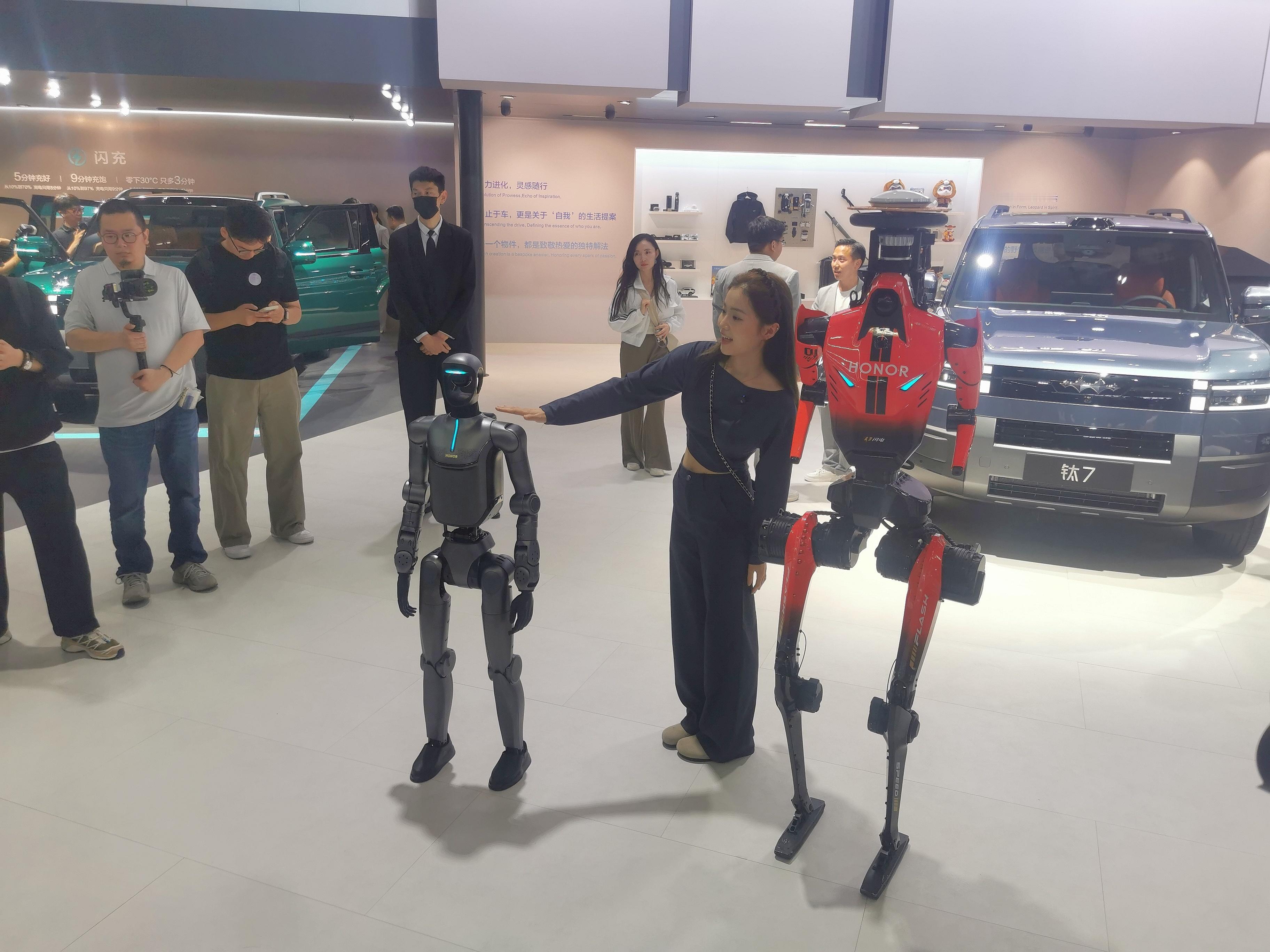 机器人接管2026北京车展，汽车巨头跨界竞逐具身智能新赛道2026年北京国际车展
