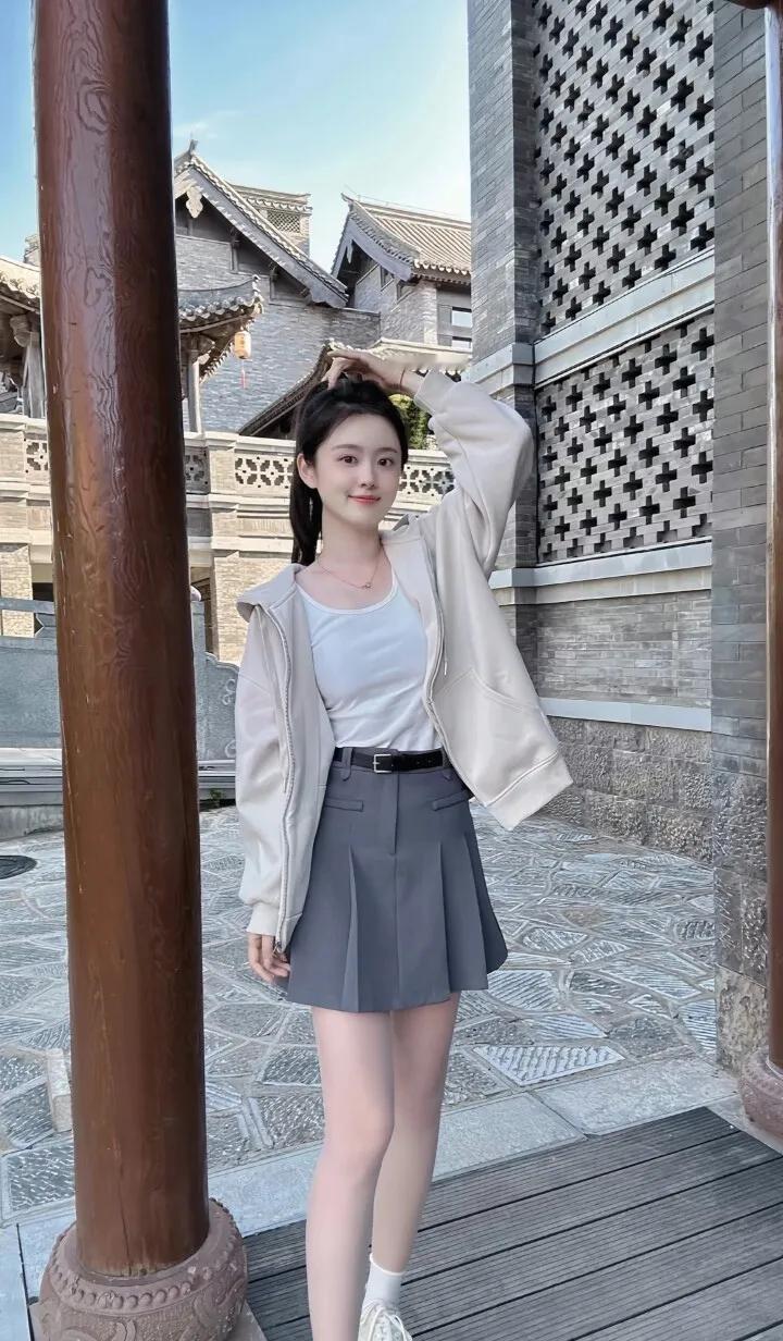 青春，在指缝间悄悄流逝#留下青春的美# #清新美照分享#