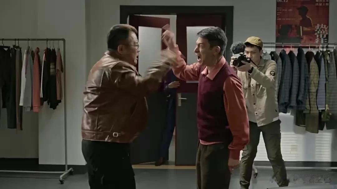 刘德华与宁浩合作的电影《红毯先生》真的是一部充满惊喜和深思的作品。

故事题材独