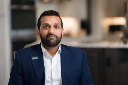 FBI局长帕特尔一纸诉状将《大西洋》月刊告上法庭，索赔2.5亿美元。该刊报道称他