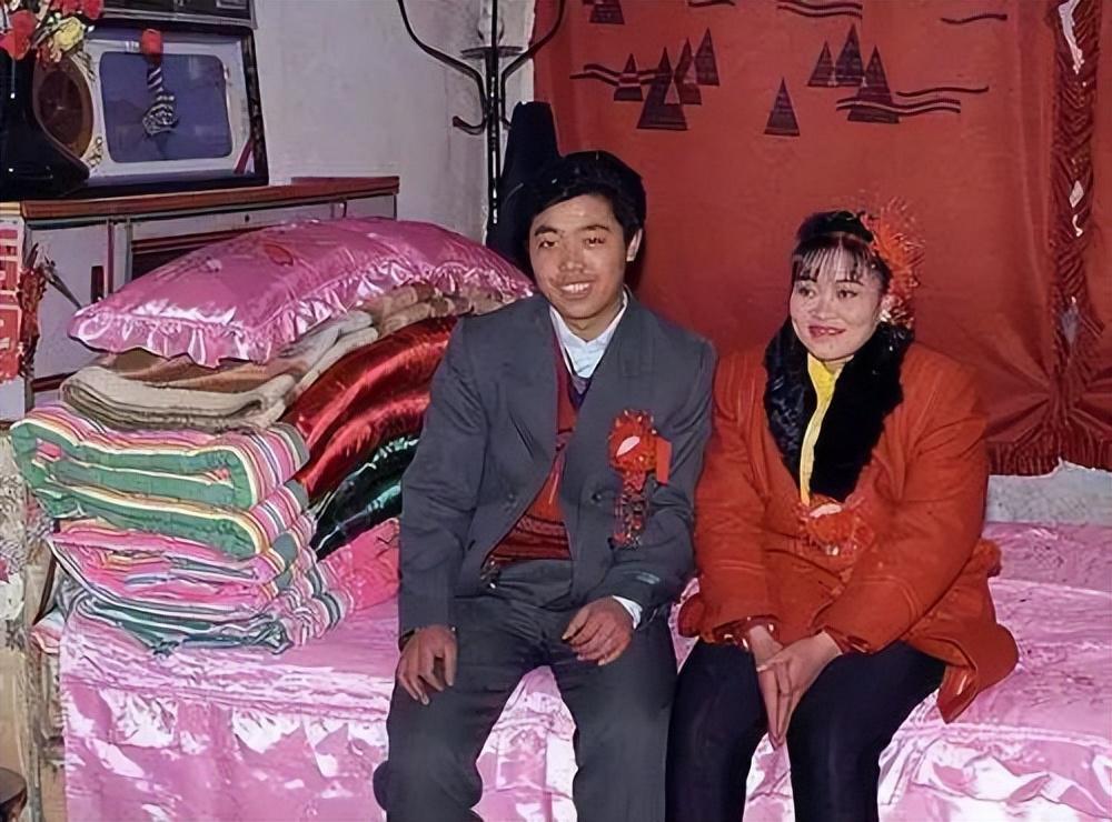 20年前结婚时老照片
20年前结婚时老照片，当时你在干啥？ 