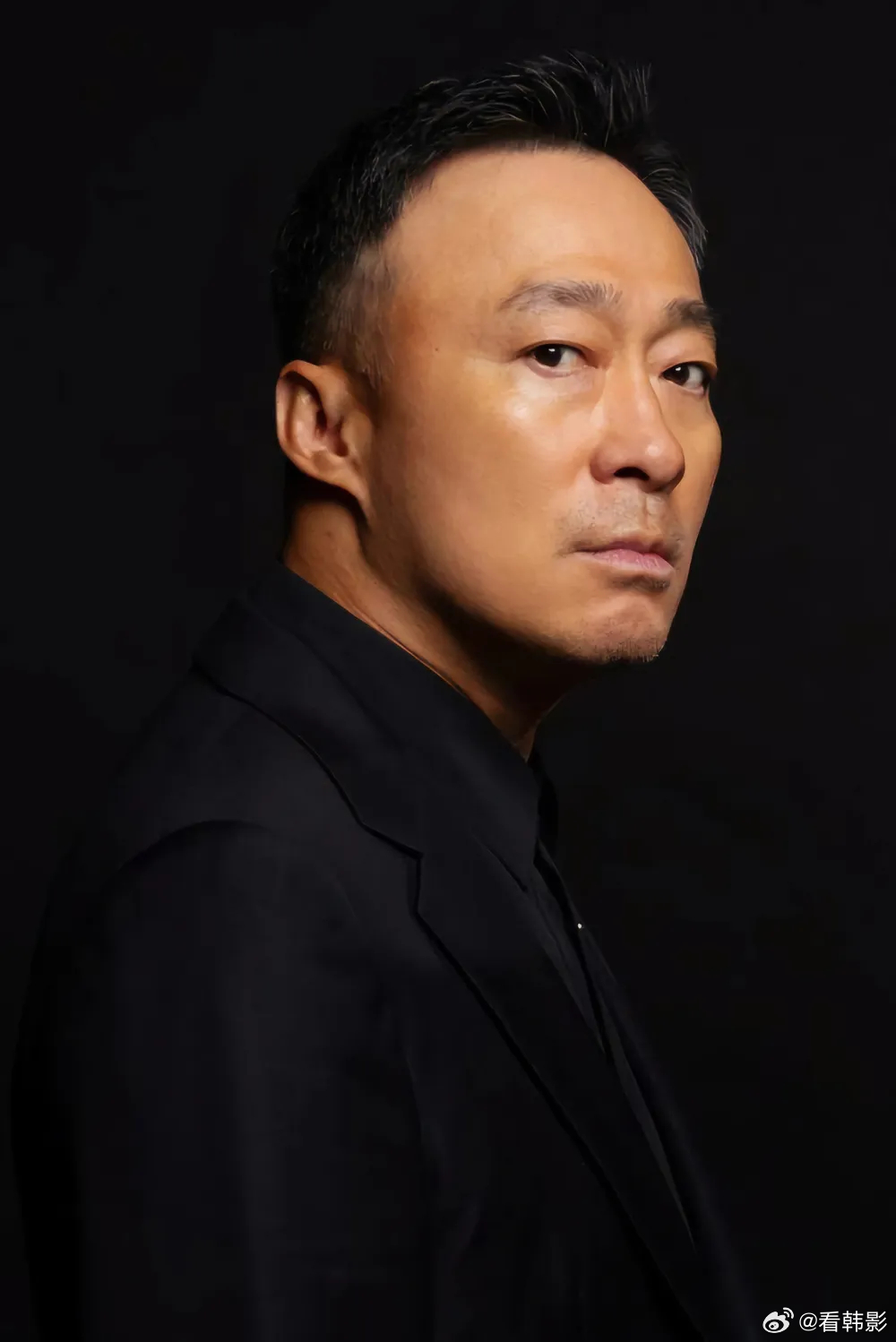 【独家报道】刘亚仁时隔五年复出拍戏💥 李浚赫演吸血鬼，确定出演千万电影《破墓》