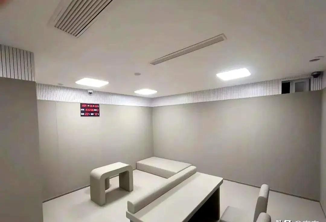 留置的门槛其实很高
 
最近有人问我，留置是不是就是“想带走谁就带走谁”？真不是