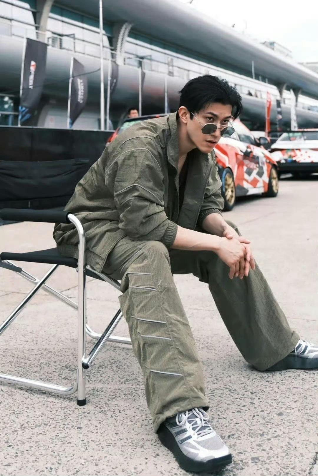 李治廷拳头乔家劲李治廷十日终焉官宣网友两极热议！有人觉得李治廷年龄违和，有人认可