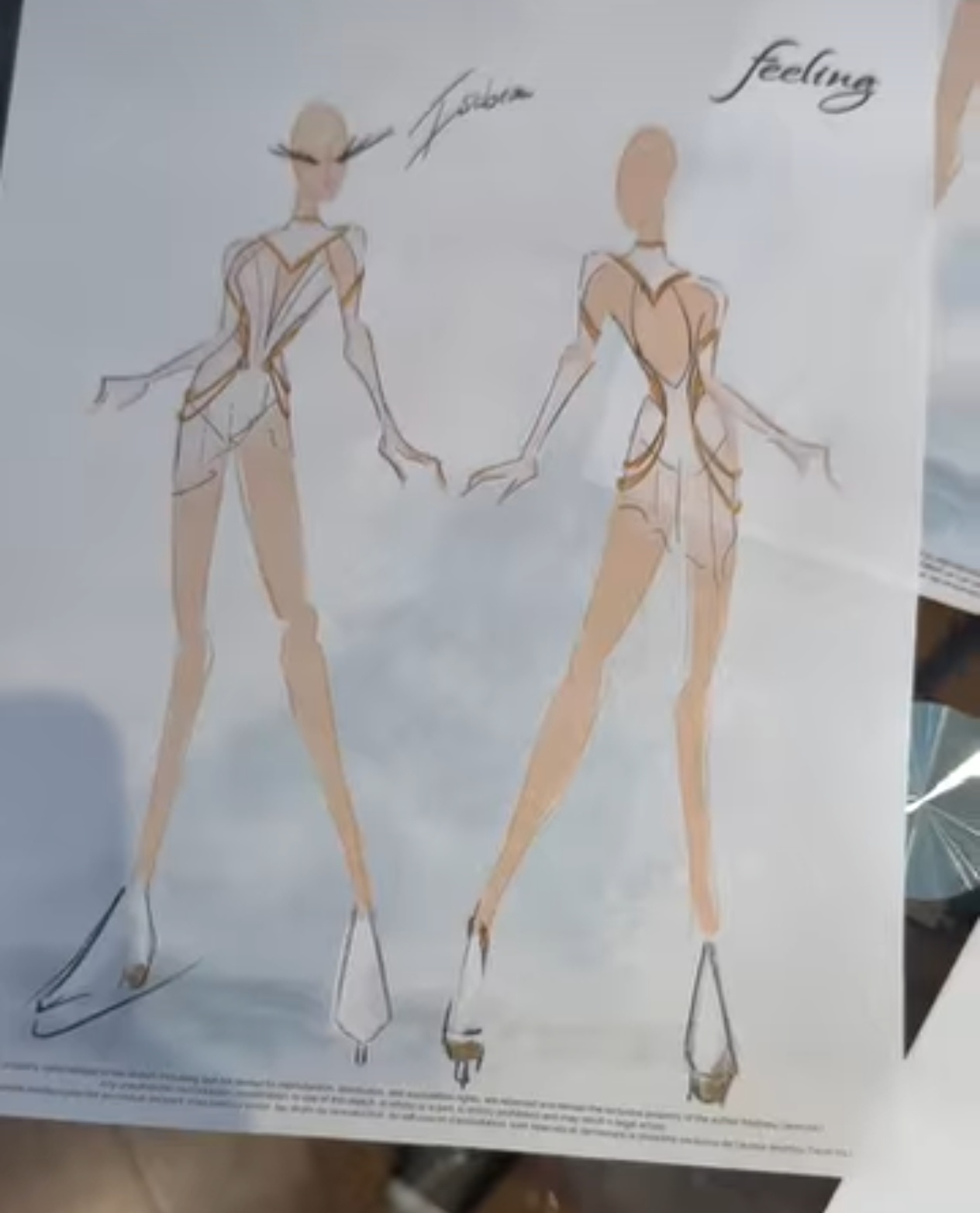 收集花样costume “刀锋天使”组合的冰演节目，服装来自Feeling Ma