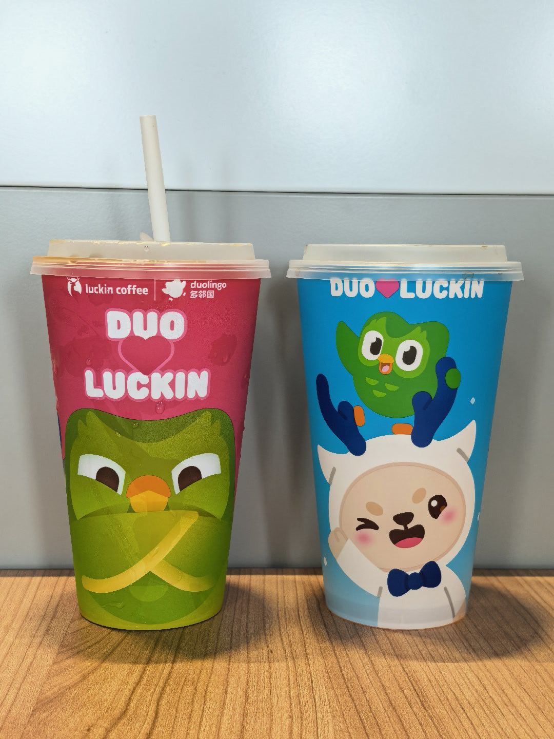 多邻国貌似很火？每天一杯超大杯瑞幸，你将集齐全套多邻国咖啡杯