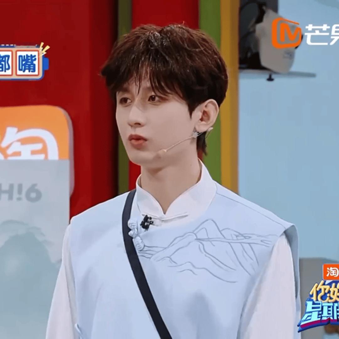 谁懂这有多萌。。。 成毅三得利乌龙茶品牌代言人 ​​​