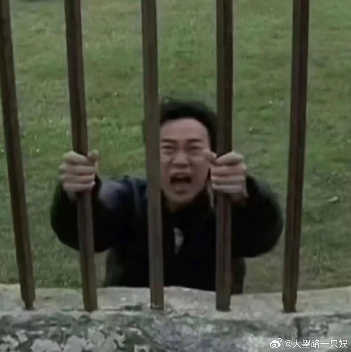 陈奕迅疑似回家看老宅这世界还是颠成了大家想看到的亚子不是这个照片到底是不是真的啊