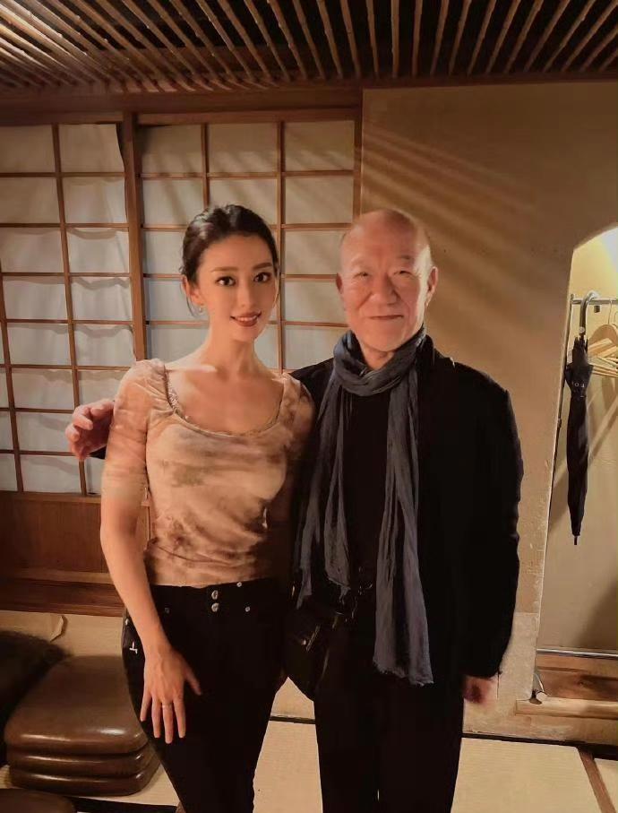 久石让：吉娜，今天能和你相遇，非常开心。你的钢琴演奏很有灵气，功底很扎实。

吉