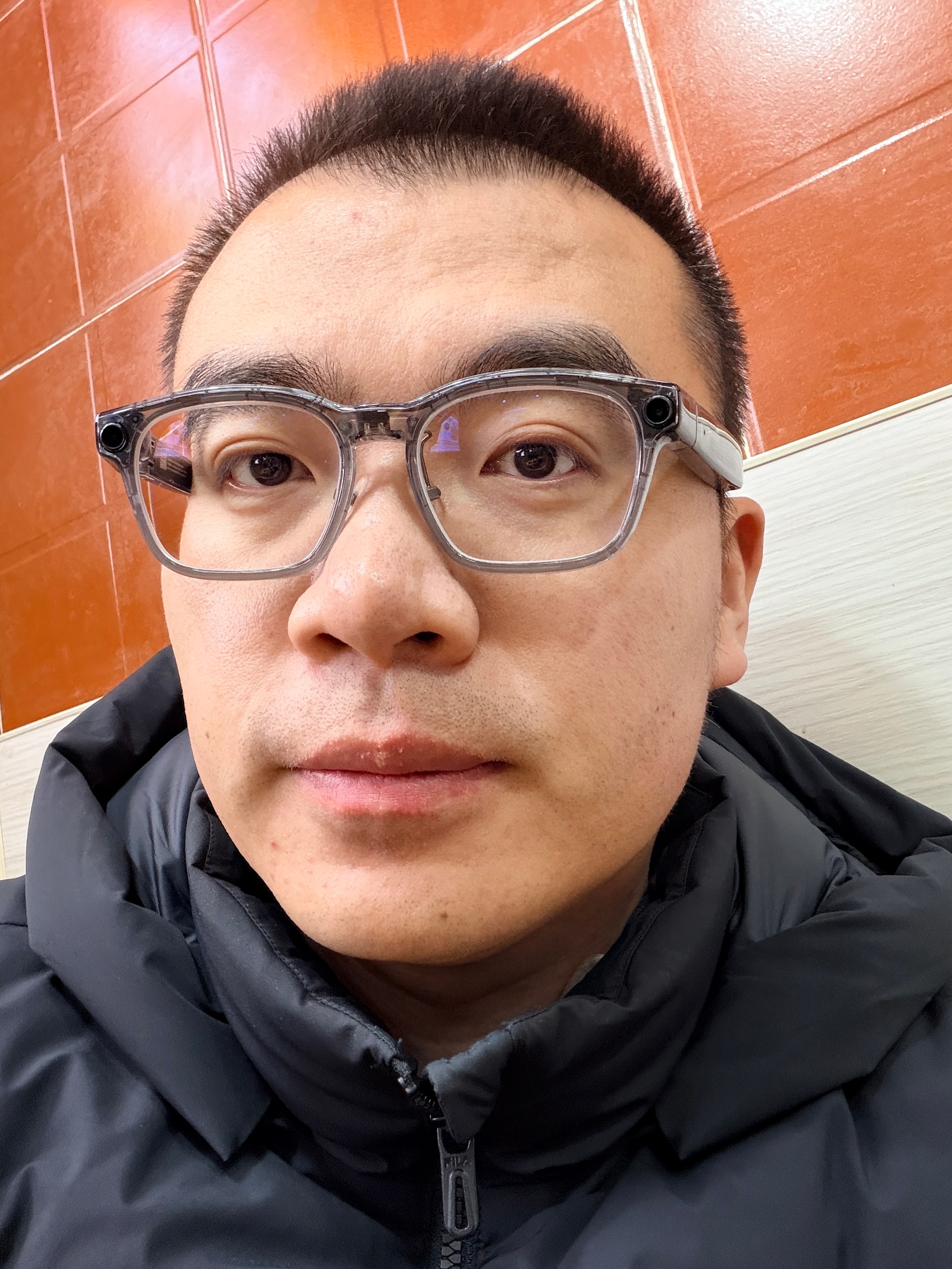 住栖息地，开理想车，戴Livis，遛Vbot狗。vbot超能机器狗