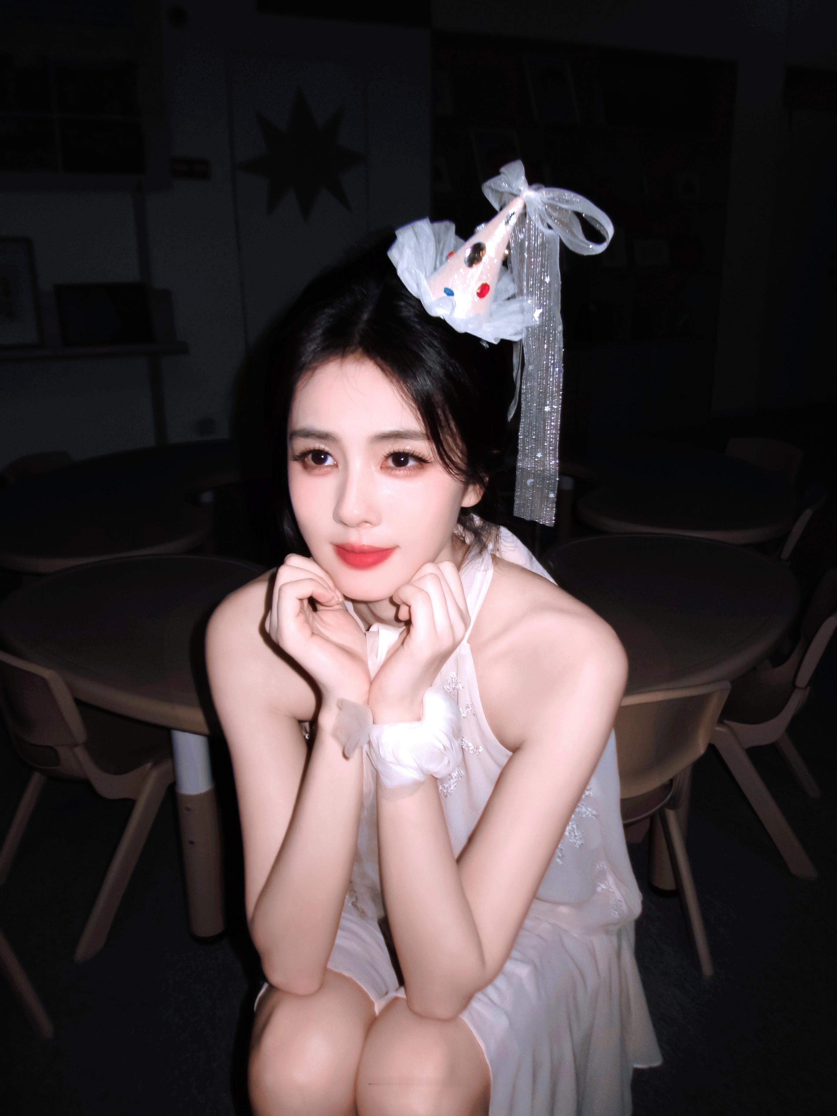 白鹿[超话] 🥀白鹿 🥀白鹿王韵娜 🥀晚安妍妍宝贝[爱你][爱你]想你[挤