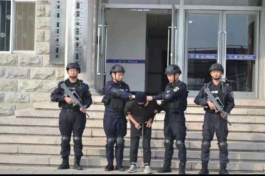 正义虽迟但到：22 年追凶记

22 年前的那个深夜，内蒙古赤峰市宁城县大明镇哈