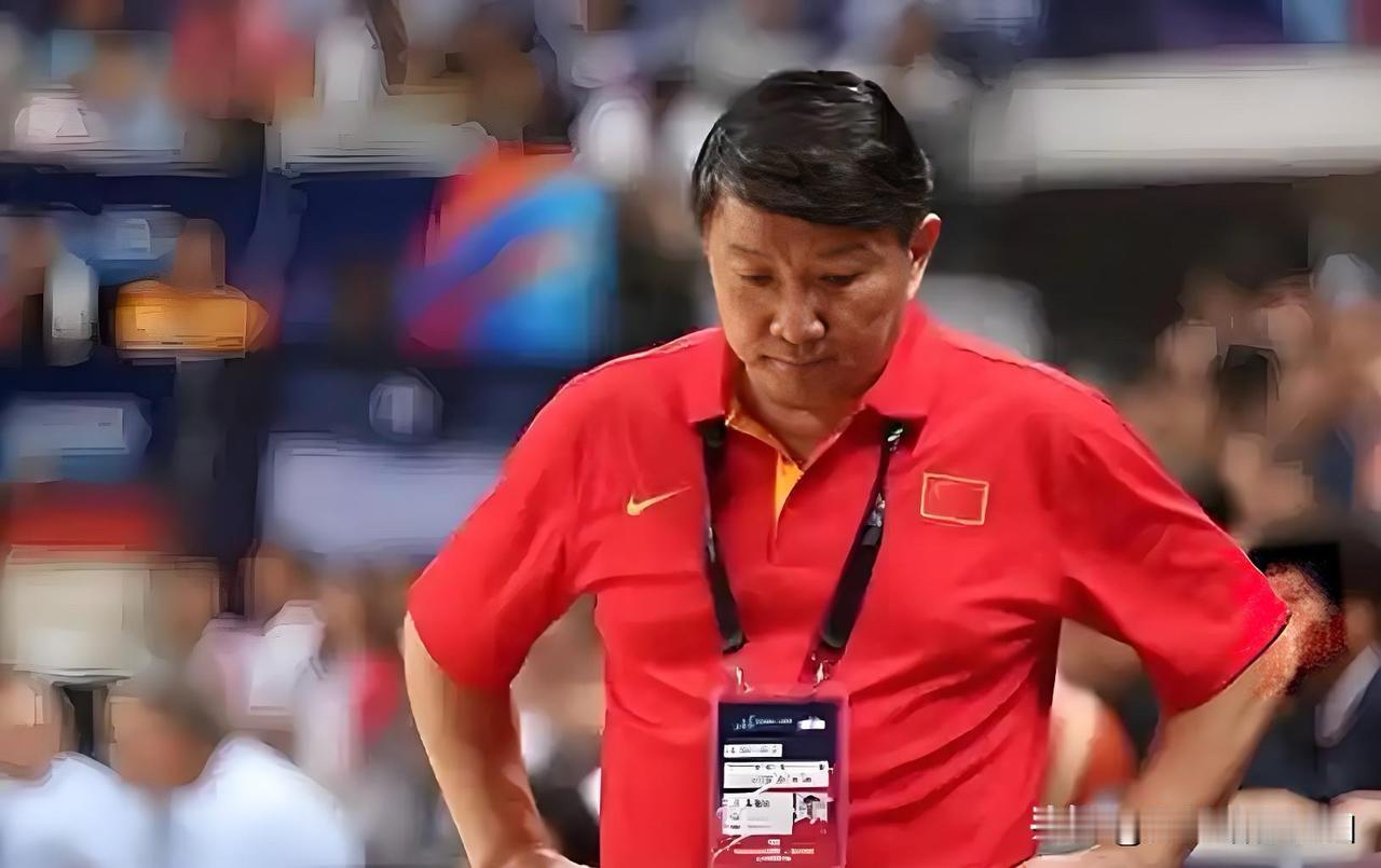 关于中国女篮，宫鲁鸣有3个”选人误区“：首先中锋选材上，宫鲁鸣没选对人，韩旭太单