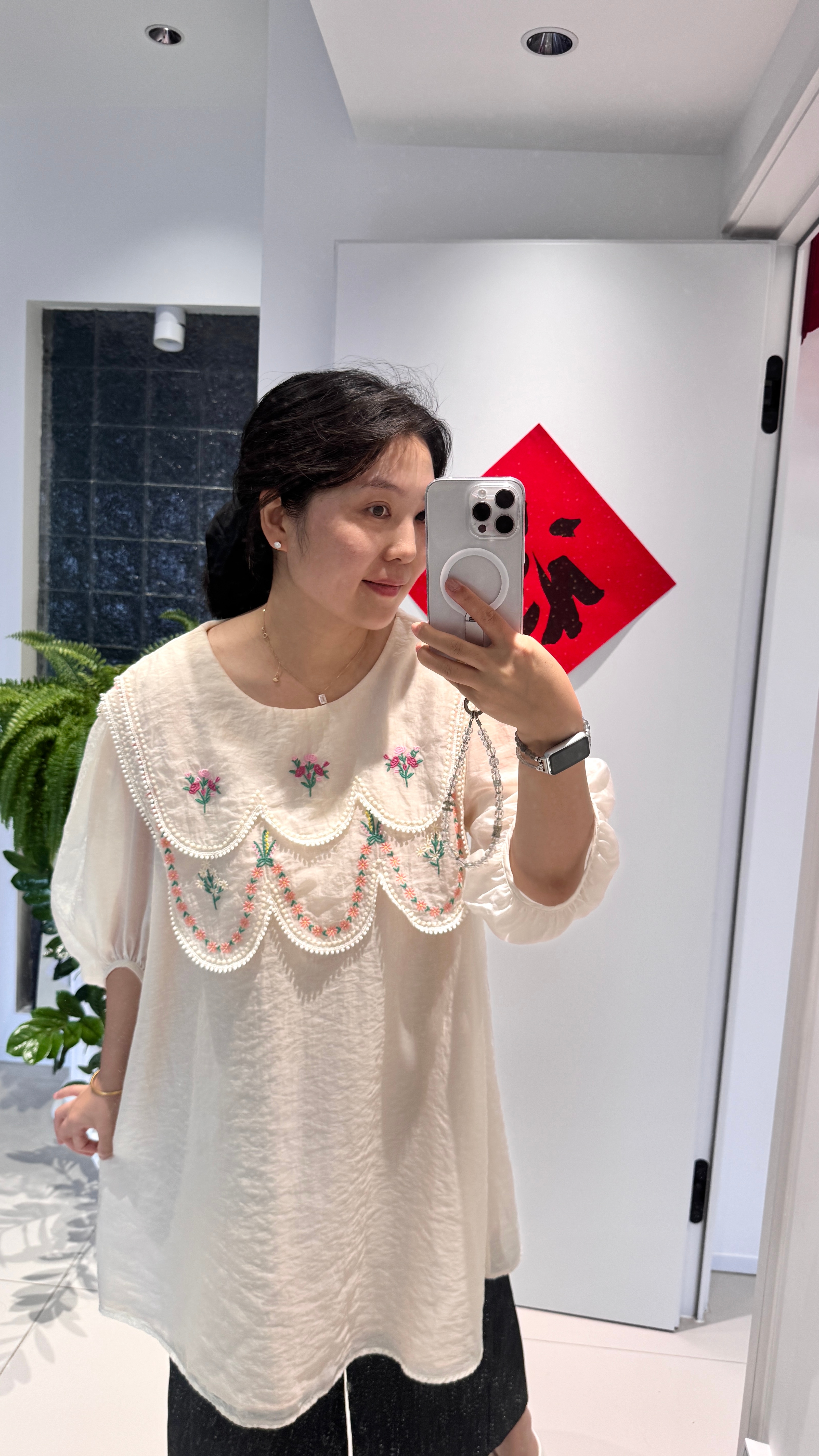 同事说我今天穿的是女王装（或者皇后装来着我忘了），哈哈哈，我自以为是民族风。法师