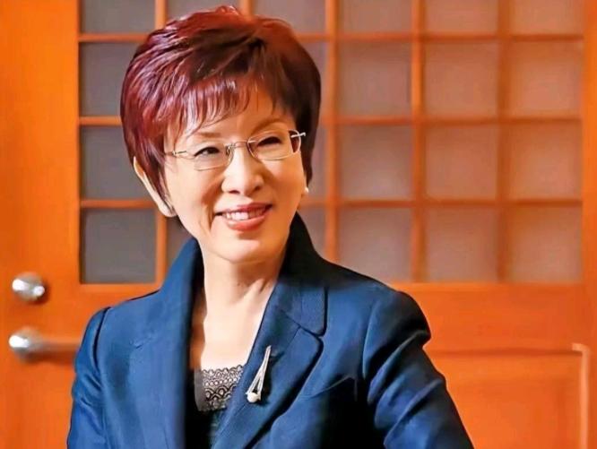 前国民党主席，洪秀柱女士出来表态了！她表示，大陆已经无法接受维持现状的情况了，未