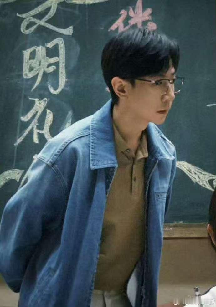 张维伊同学们下节课还是体育课张维伊下节课还是体育课董璇张维伊0人祝福1人尊重看到