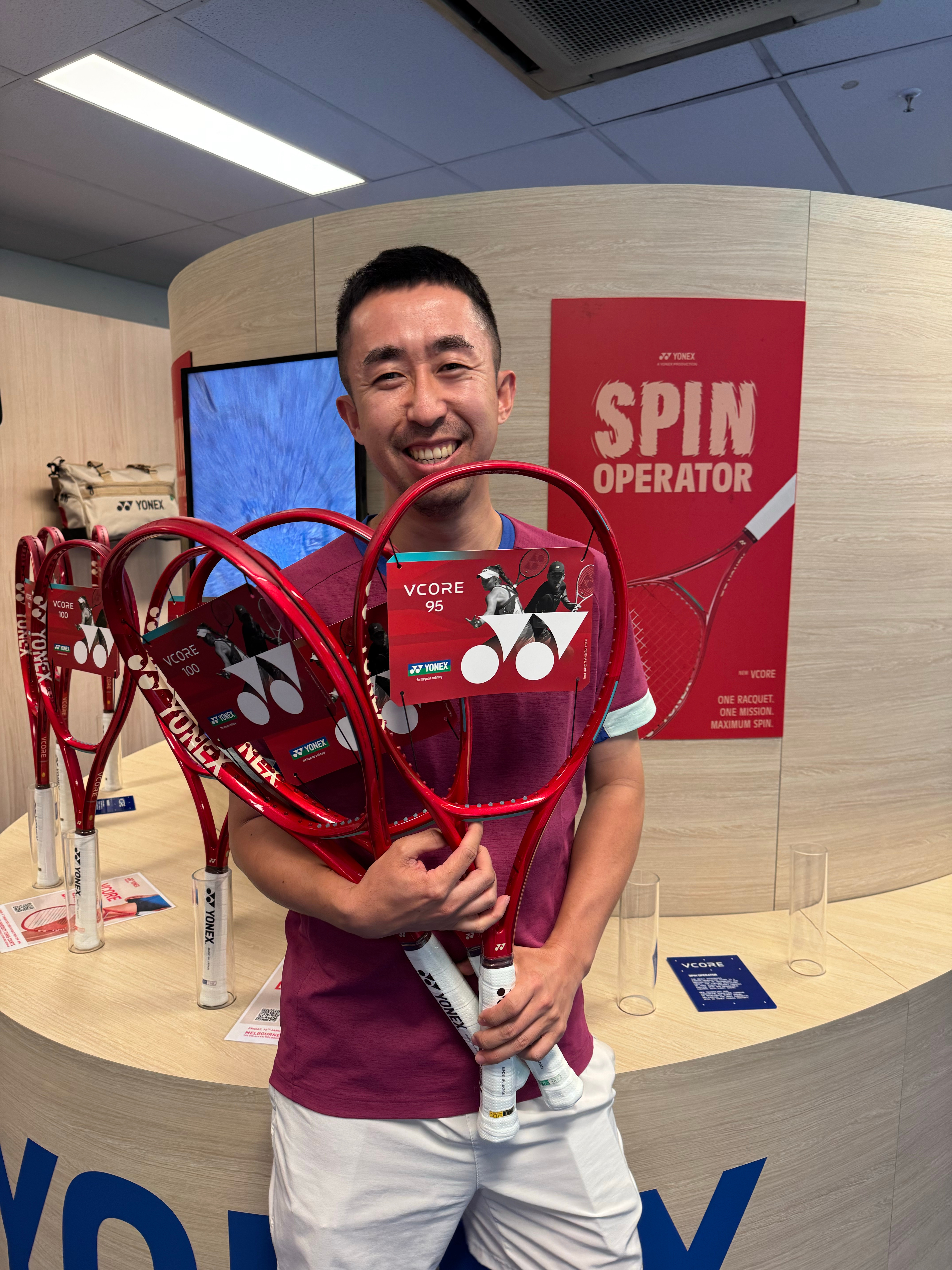 差点在YONEX墨尔本快闪店实现新款Vcore自由！地址：371 Lonsdal