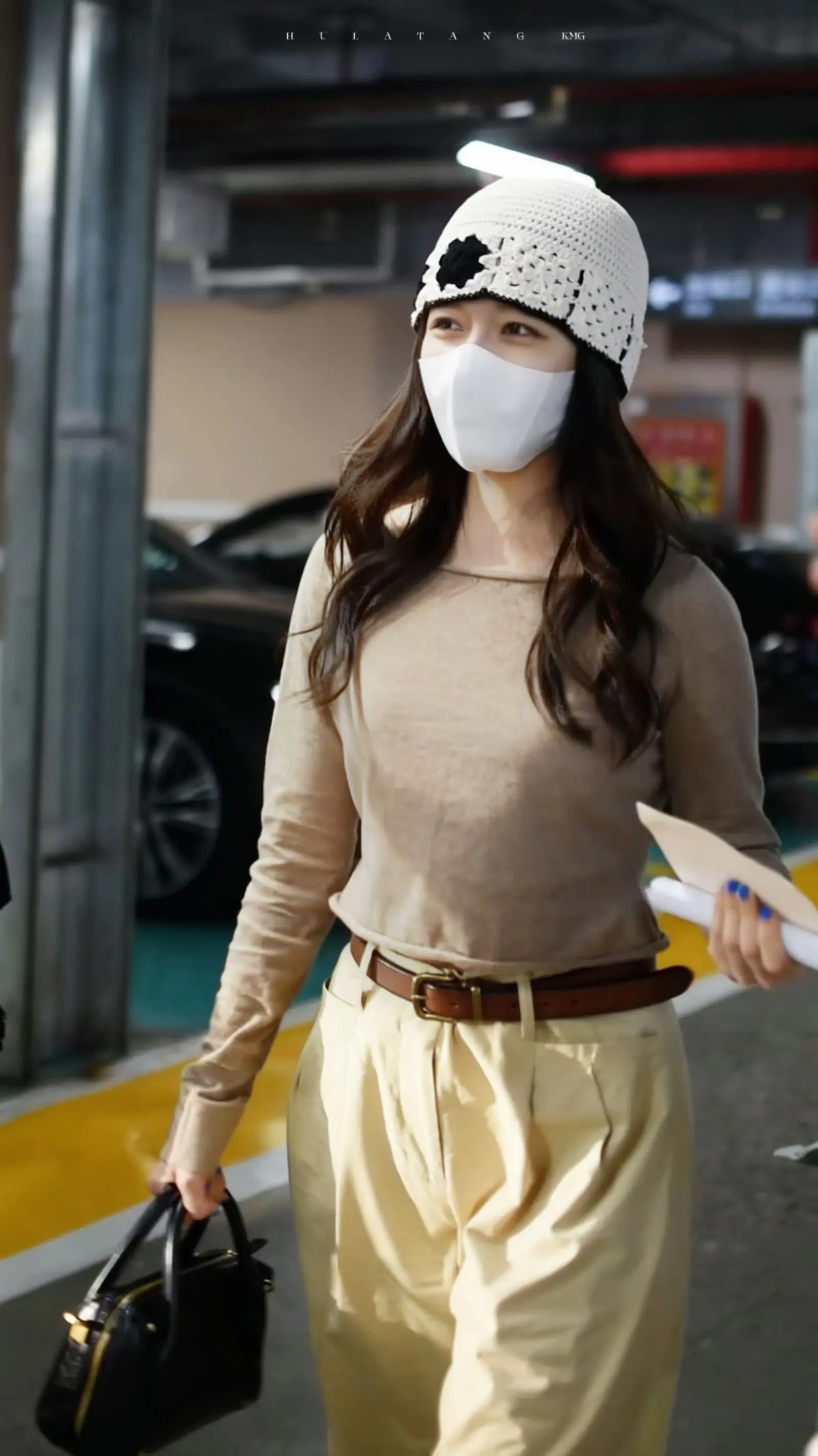 妹妹到北京啦🤗赶快休息吧，太累了，明天好像还有广告拍摄😂妹妹都快转...