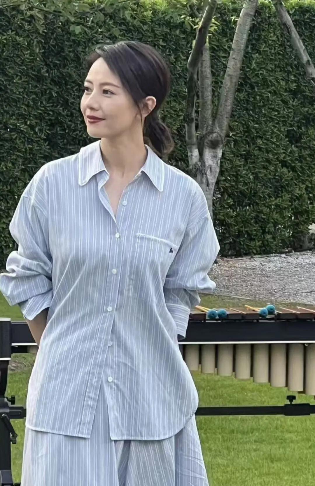 50岁的高圆圆不但演技好，还青春靓丽，可见年轻的时候有多漂亮。[赞]