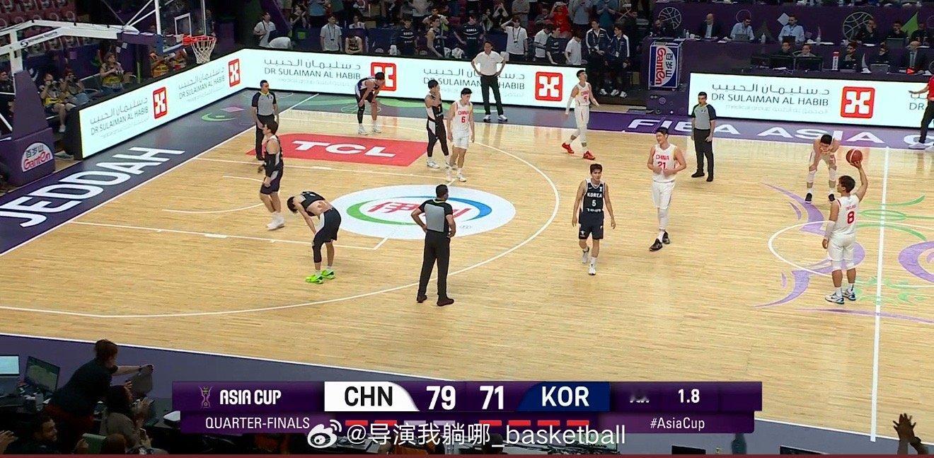 送韩国队回家了！恭喜中国男篮打进亚洲杯四强，中国队也成为四强中唯一的东亚球队，半