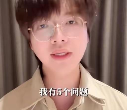 震惊！
没想到席瑞连续发问李荣浩，一片鸦雀无声。真不愧是辩论“国手”，逻辑清晰[