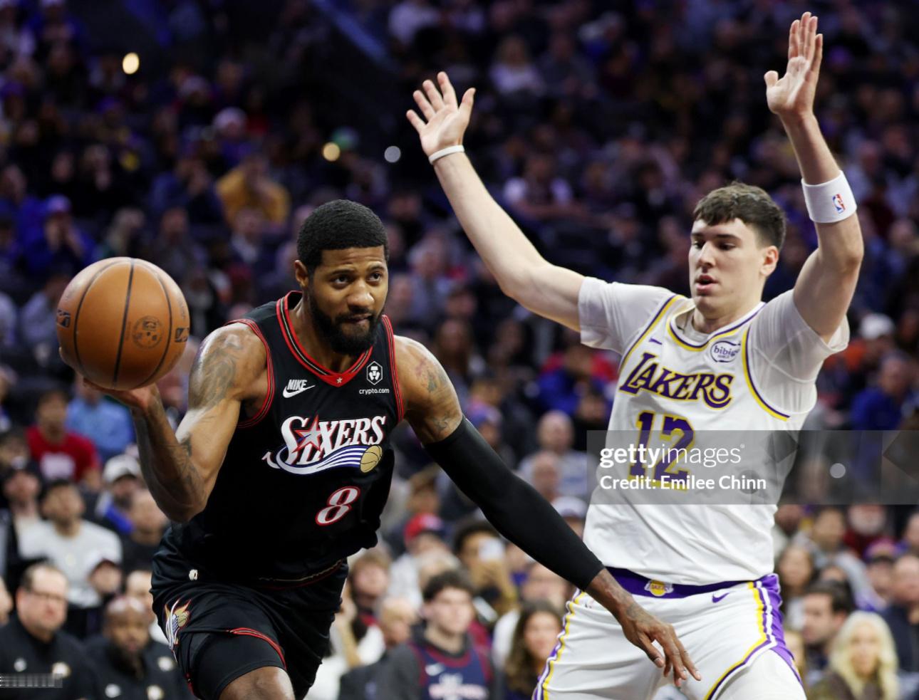 全场比赛结束：76人队主场108-112不敌湖人队！毫无生气！乔治今日上场32分