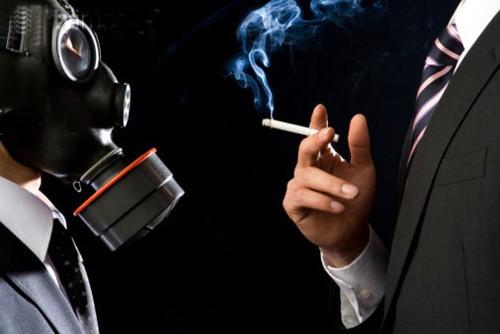 二手烟的危害到底有多大，不吸烟的女性，患肺癌也越来越多了。
在传统认知里，“肺癌