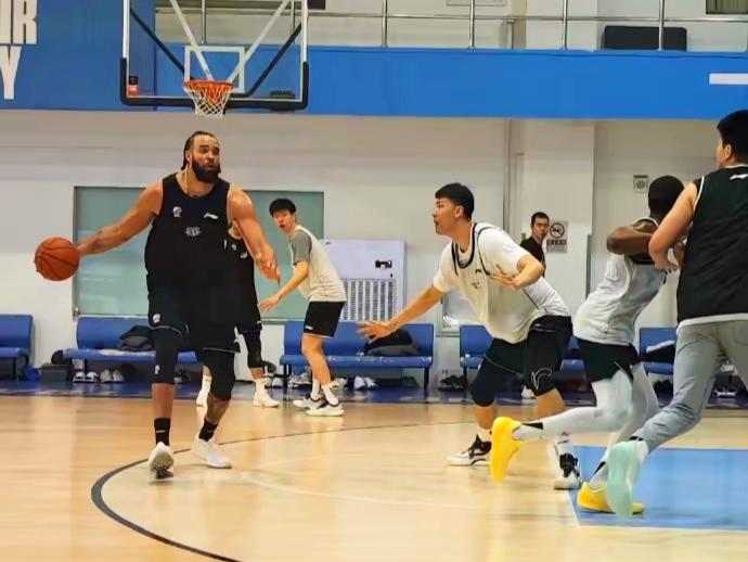 麦基训练效果惊艳，他会不会是北京北汽队的夺冠拼图？

38岁的麦基加盟了北京北汽