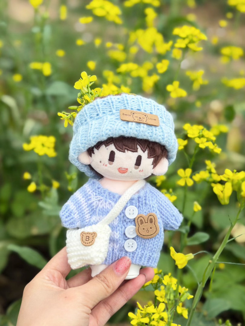 周深  今天周五啦，又是想你的一天❤️ 